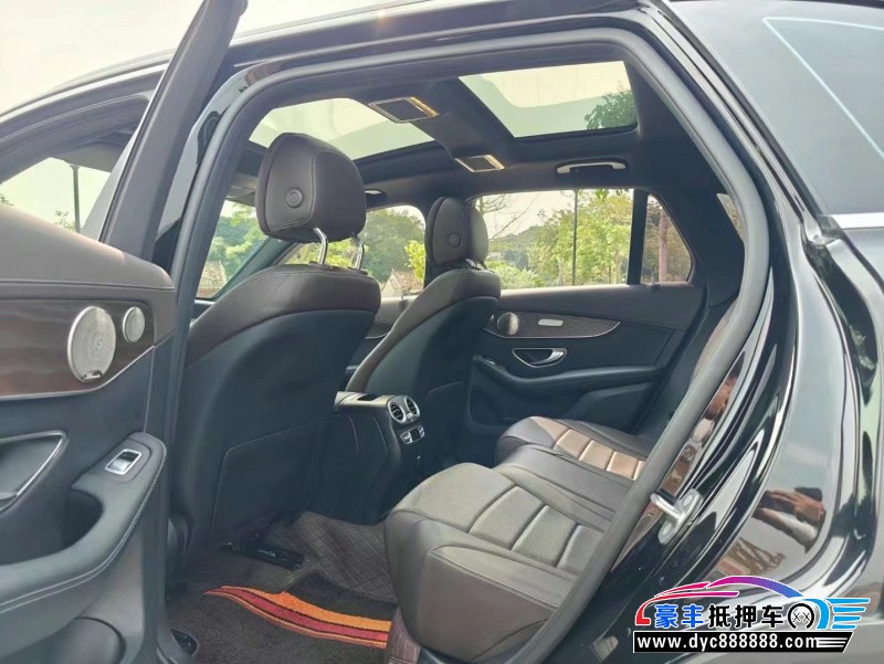 22年奔驰GLC轿车抵押车出售