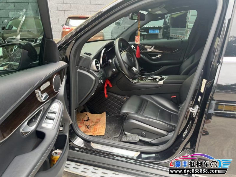 17年奔驰GLCSUV抵押车出售