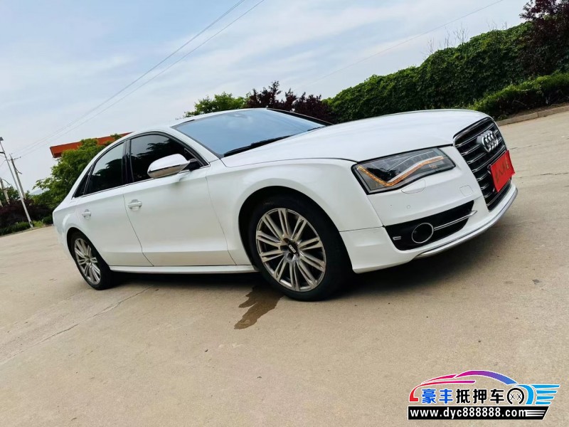 14年奥迪S8轿车抵押车出售