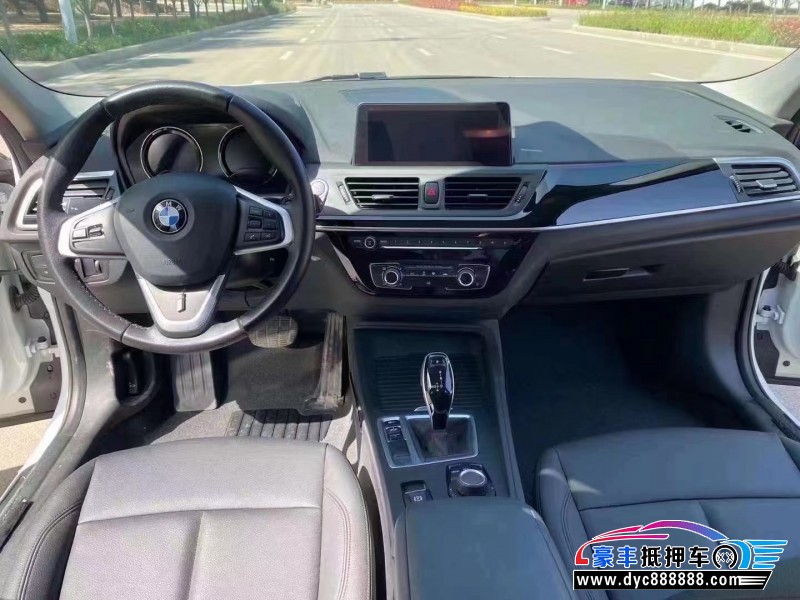 20年宝马1系轿车抵押车出售