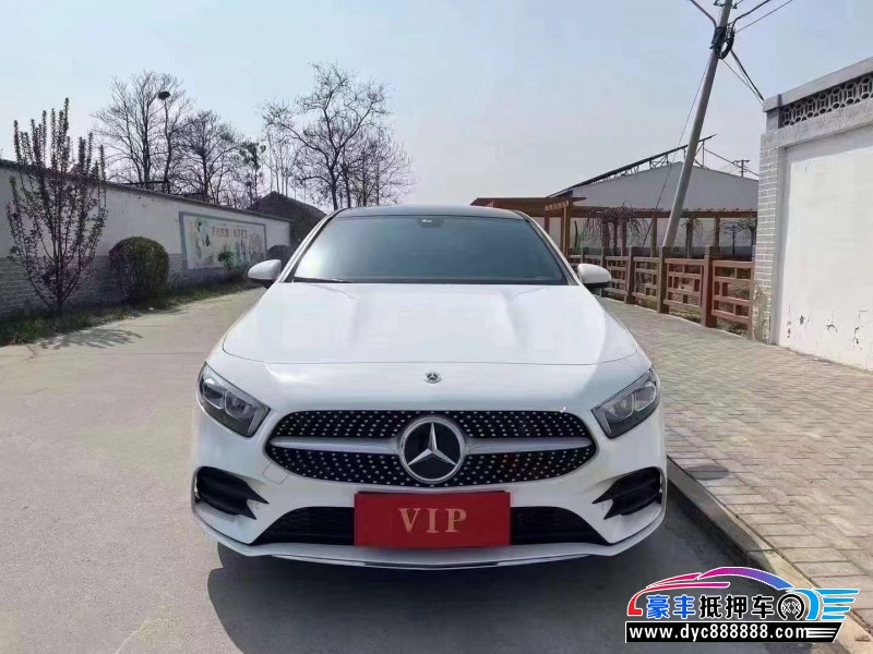 21年奔驰A轿车抵押车出售