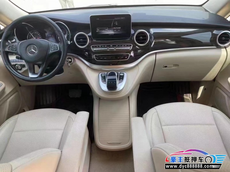 16年奔驰V轿车抵押车出售