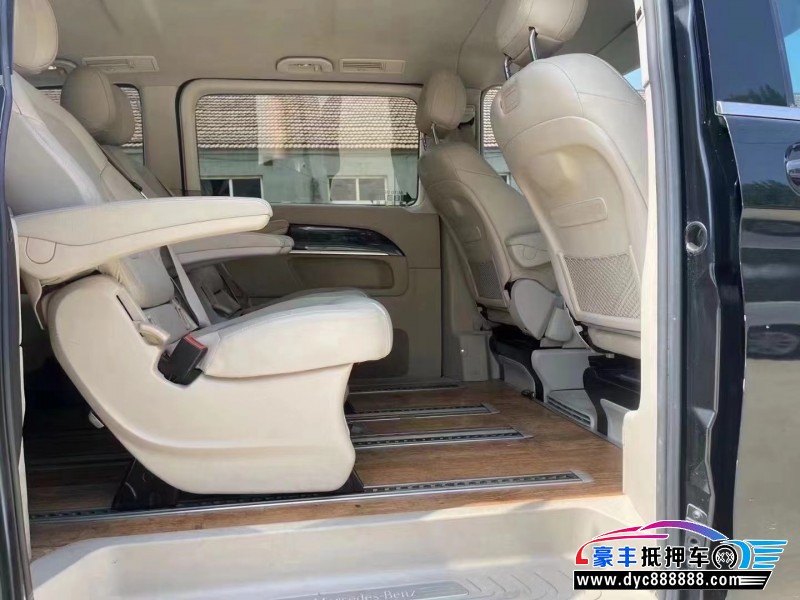 16年奔驰V轿车抵押车出售