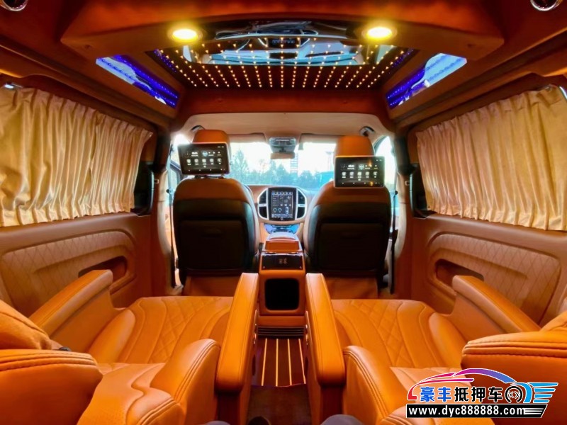 19年奔驰威霆轿车抵押车出售