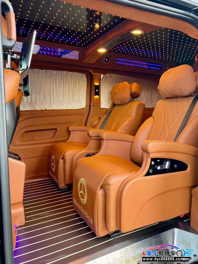 19年奔驰威霆轿车抵押车出售