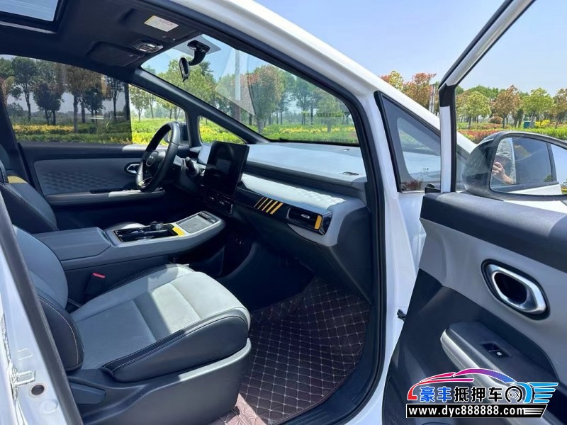 22年埃安Y70轿车抵押车出售