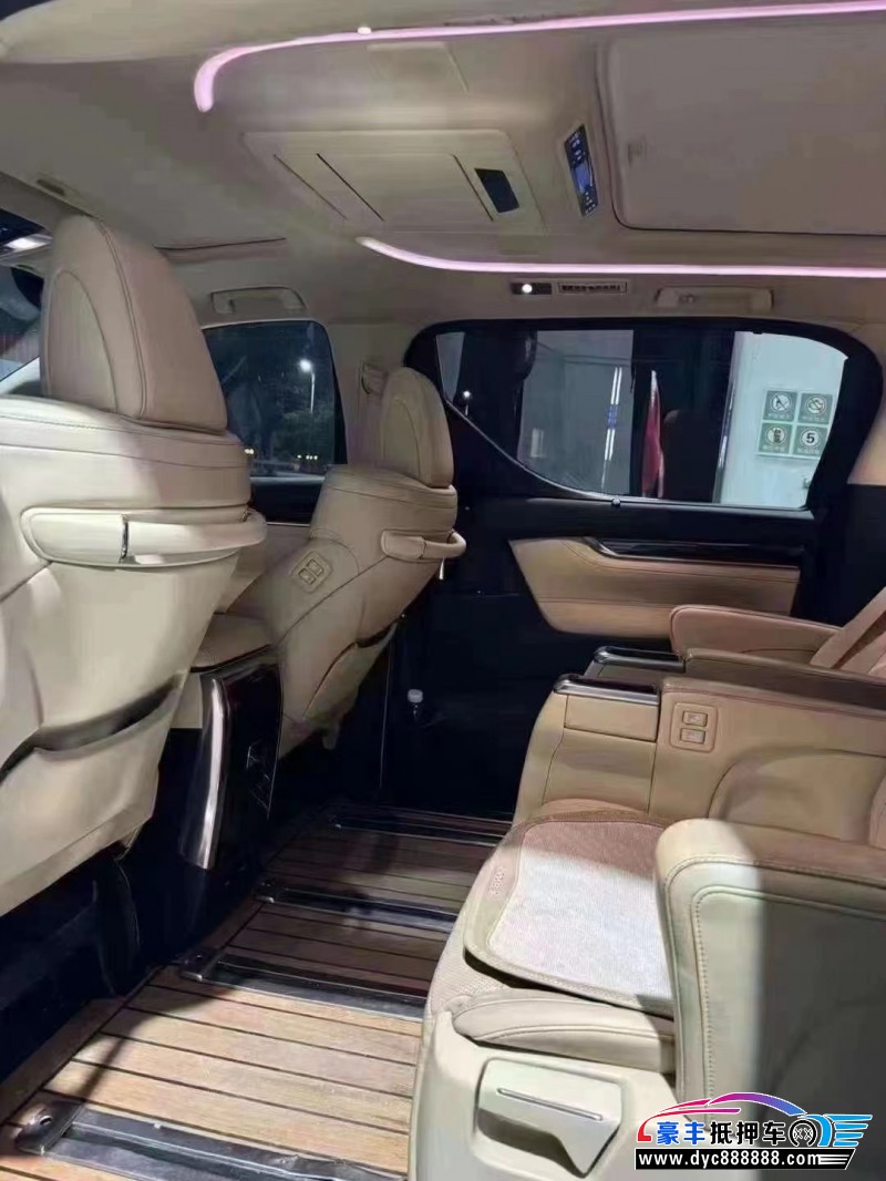 16年丰田埃尔法轿车抵押车出售