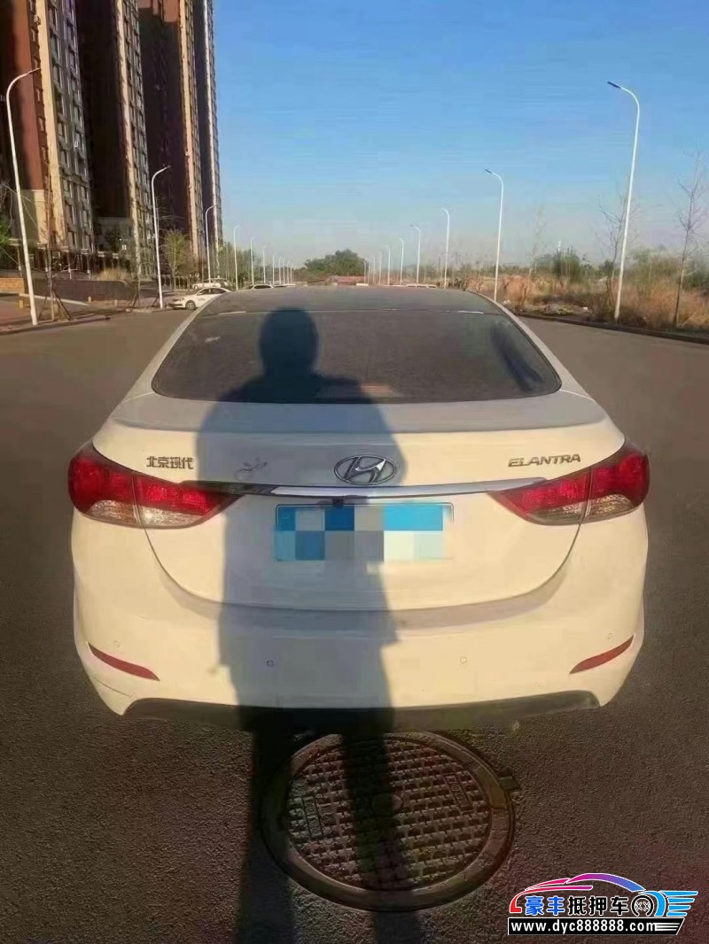 14年现代朗动轿车抵押车出售