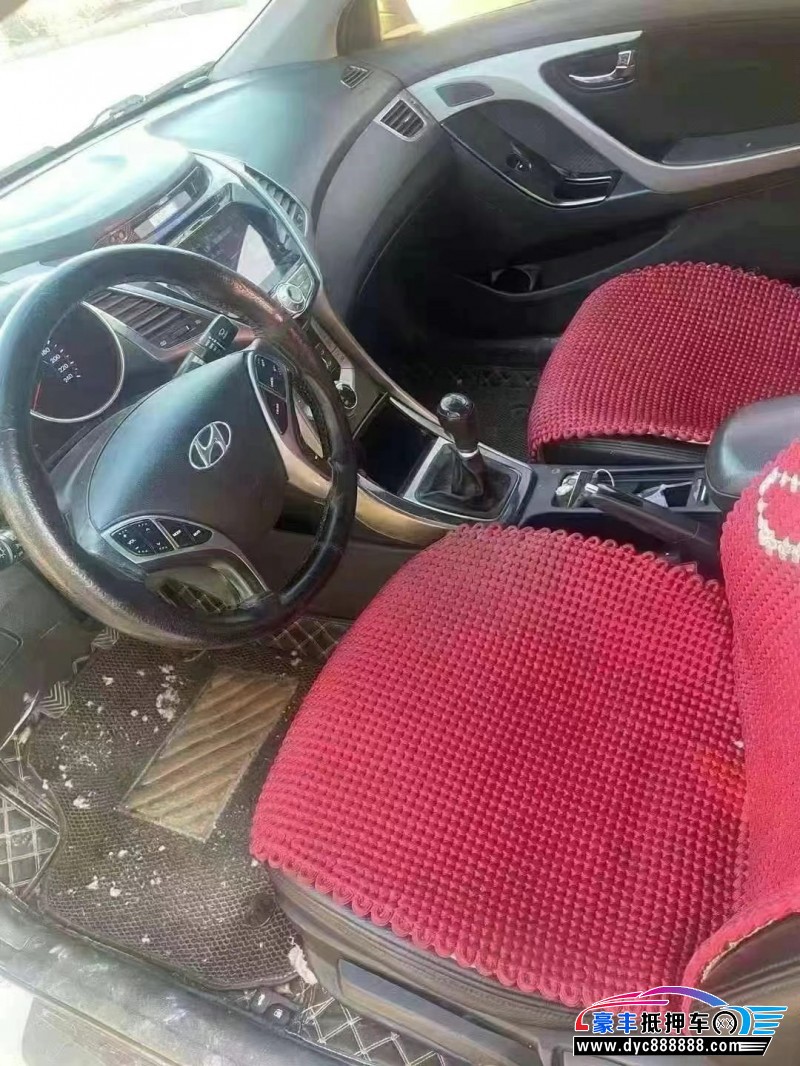 14年现代朗动轿车抵押车出售