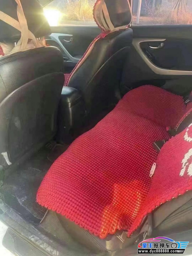 14年现代朗动轿车抵押车出售