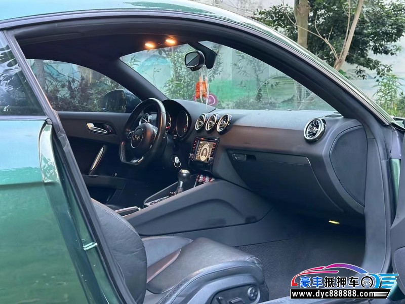 13年奥迪TT轿车抵押车出售