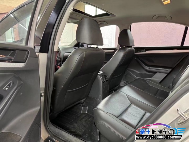 17年大众速腾轿车抵押车出售