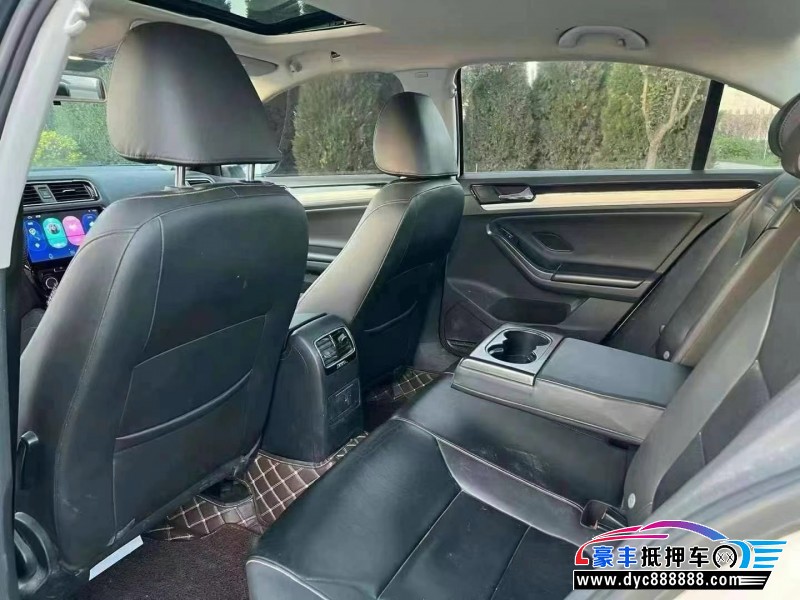 16年大众速腾轿车抵押车出售