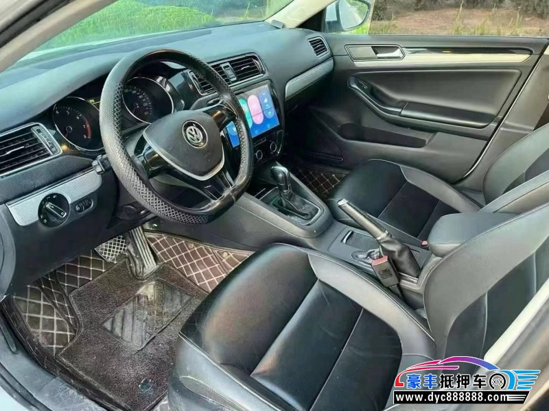 16年大众速腾轿车抵押车出售