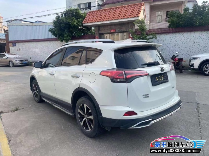 17年丰田RAV4轿车抵押车出售