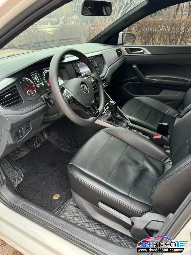 20年大众polo轿车抵押车出售