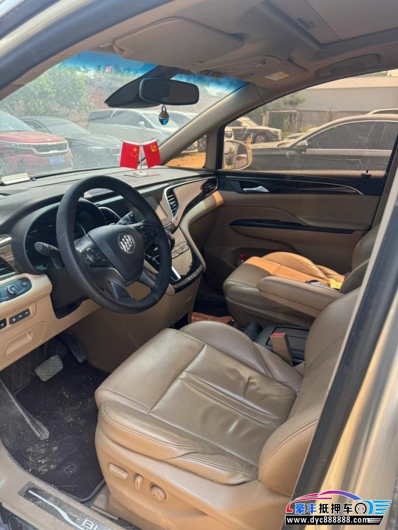 17年别克GL8轻客抵押车出售