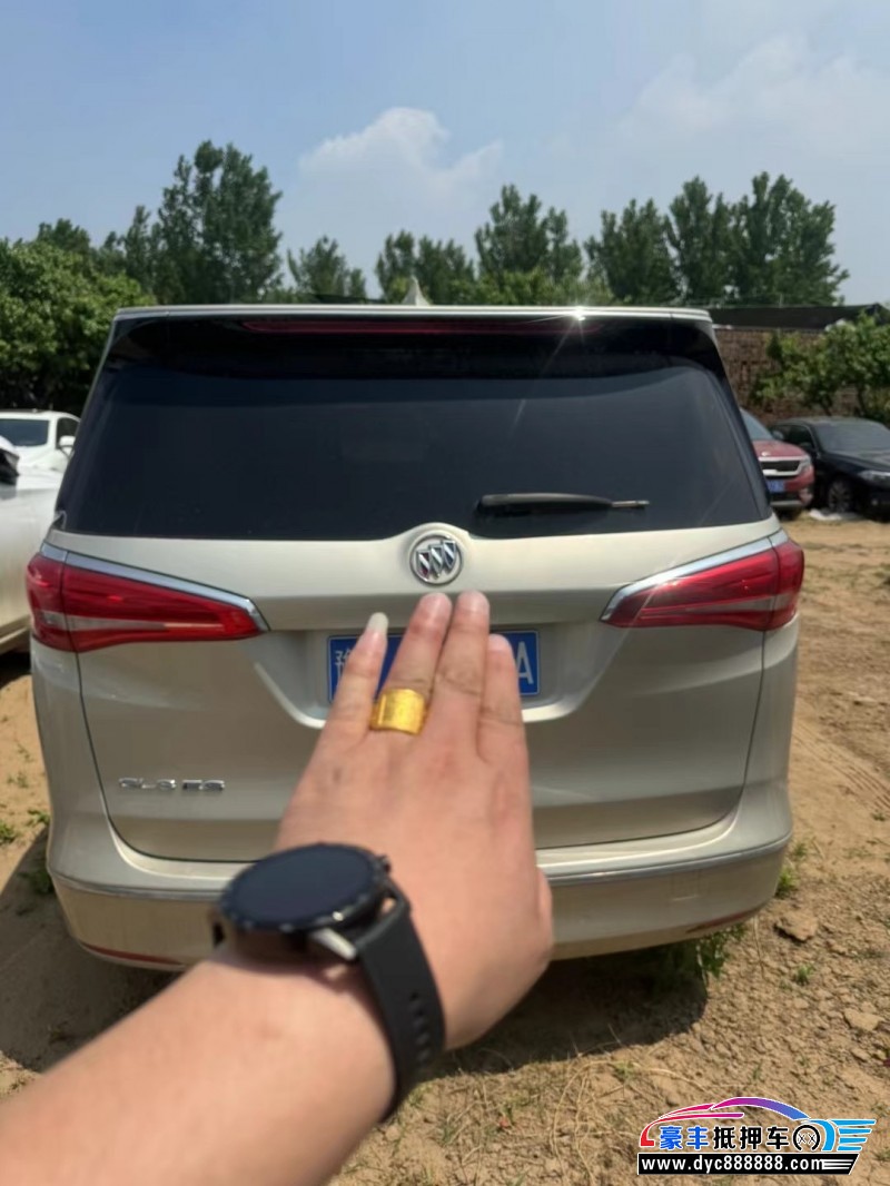 17年别克GL8轻客抵押车出售