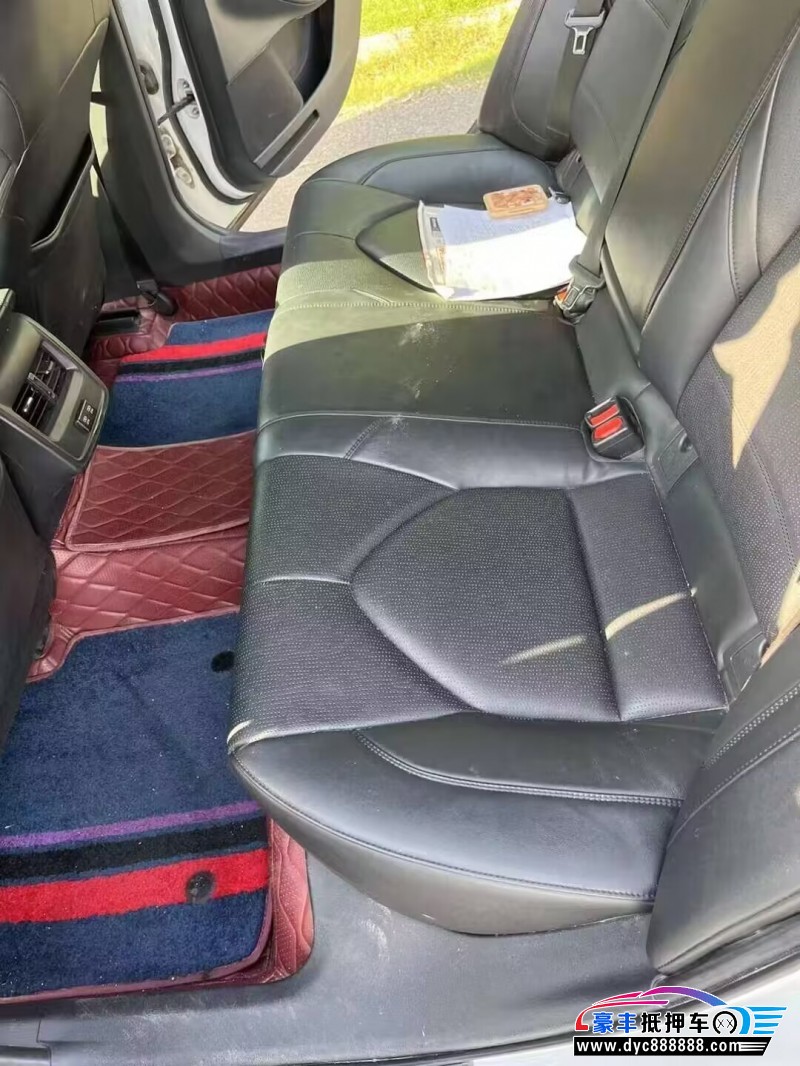 21年丰田亚洲龙轿车抵押车出售