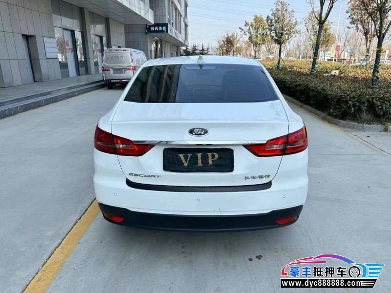 20年福特福睿斯轿车抵押车出售