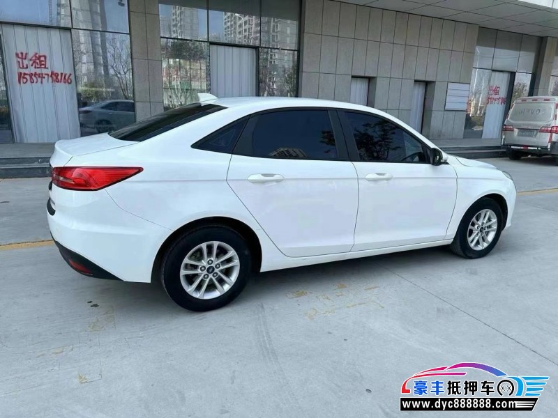 20年福特福睿斯轿车抵押车出售