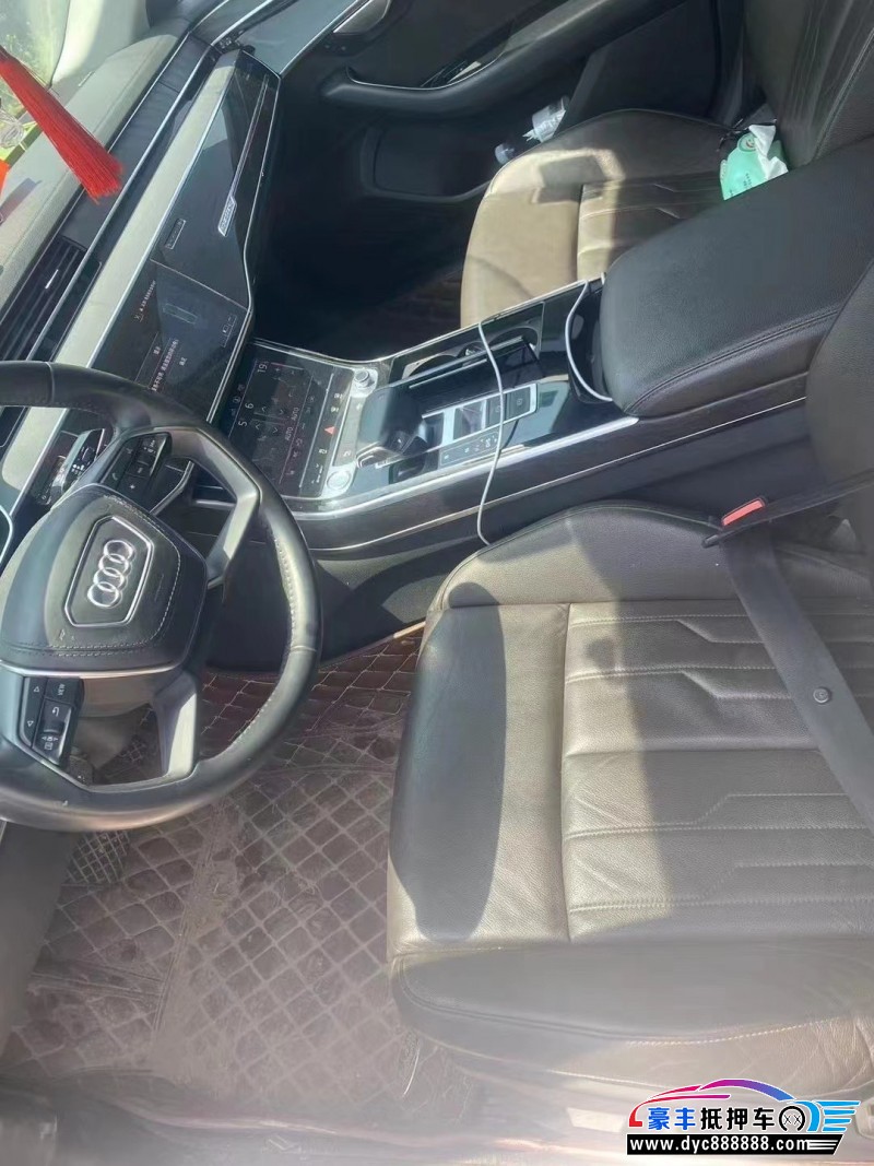 18年奥迪A8轿车抵押车出售
