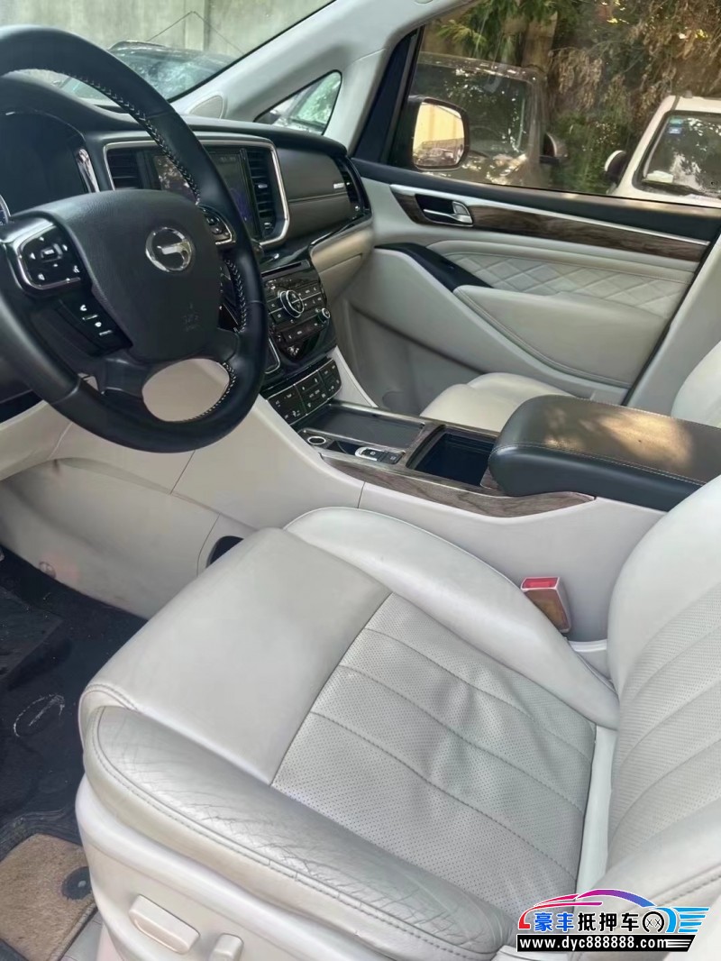 18年传祺M8轿车抵押车出售