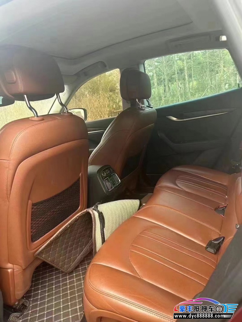 18年玛莎拉蒂莱万特轿车抵押车出售