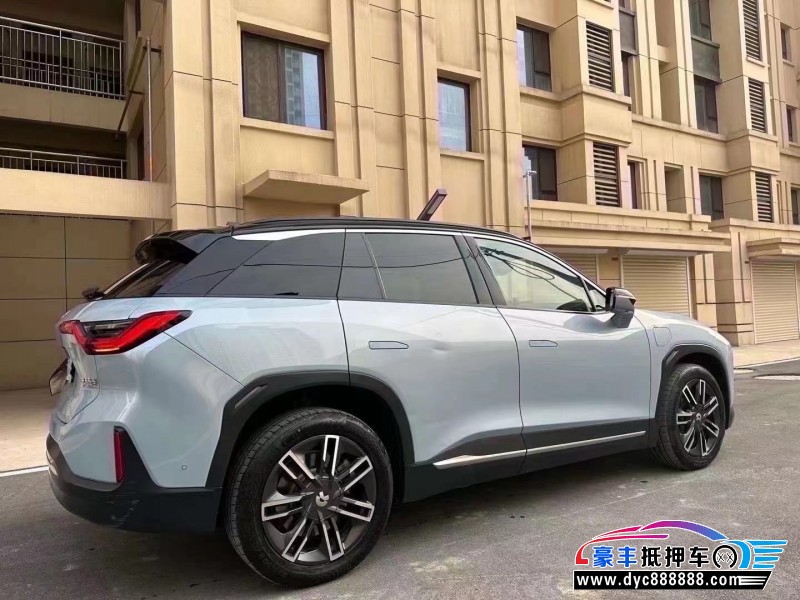 22年蔚来ES6轿车抵押车出售