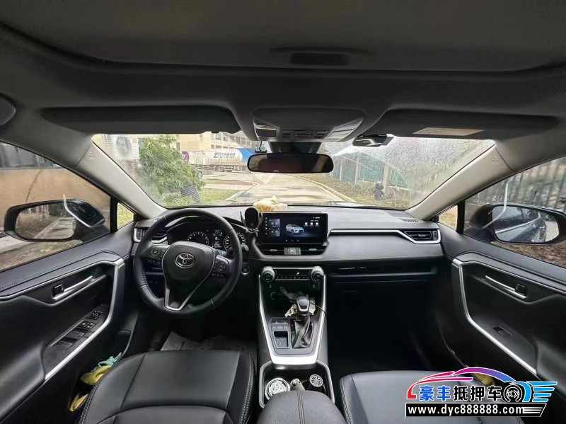 23年丰田威兰达轿车抵押车出售