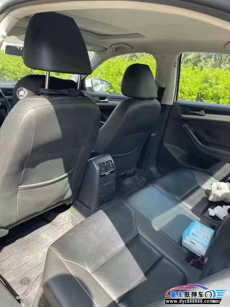 16年大众速腾轿车抵押车出售