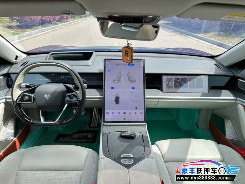 23年哪吒S轿车抵押车出售