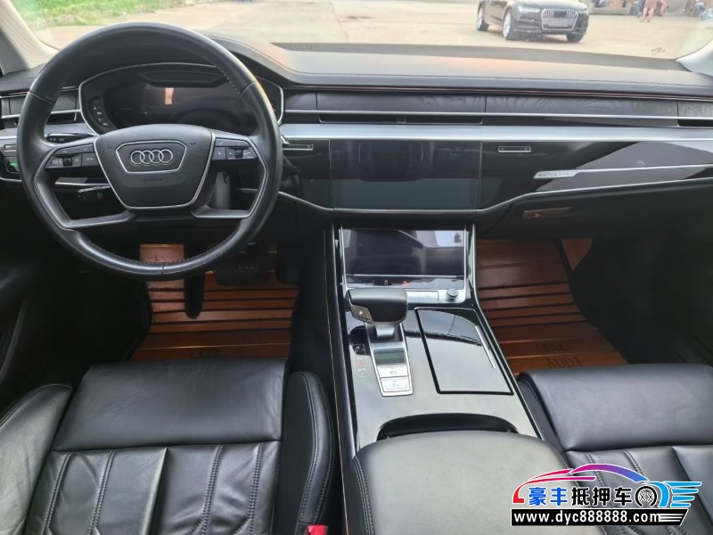 20年奥迪A8L轿车抵押车出售