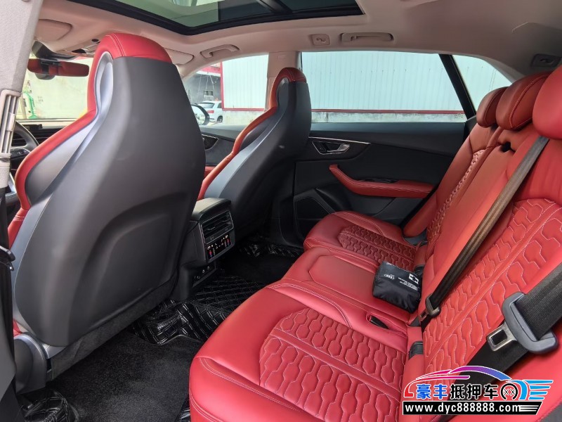 21年奥迪Q8轿车抵押车出售