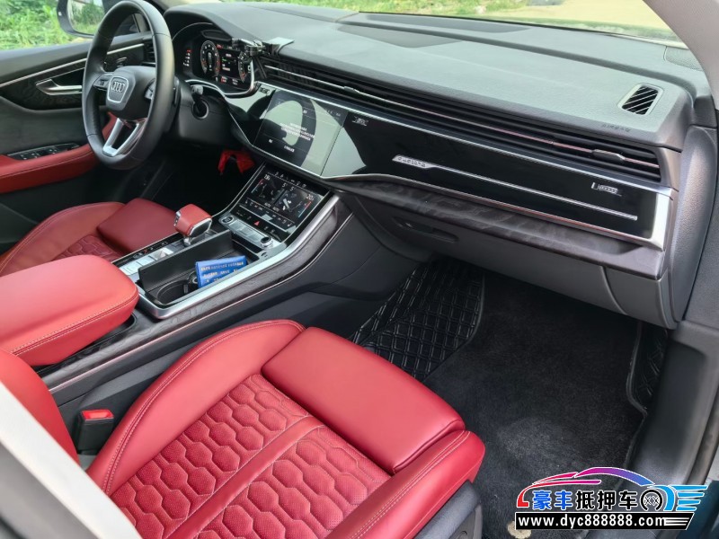 21年奥迪Q8轿车抵押车出售