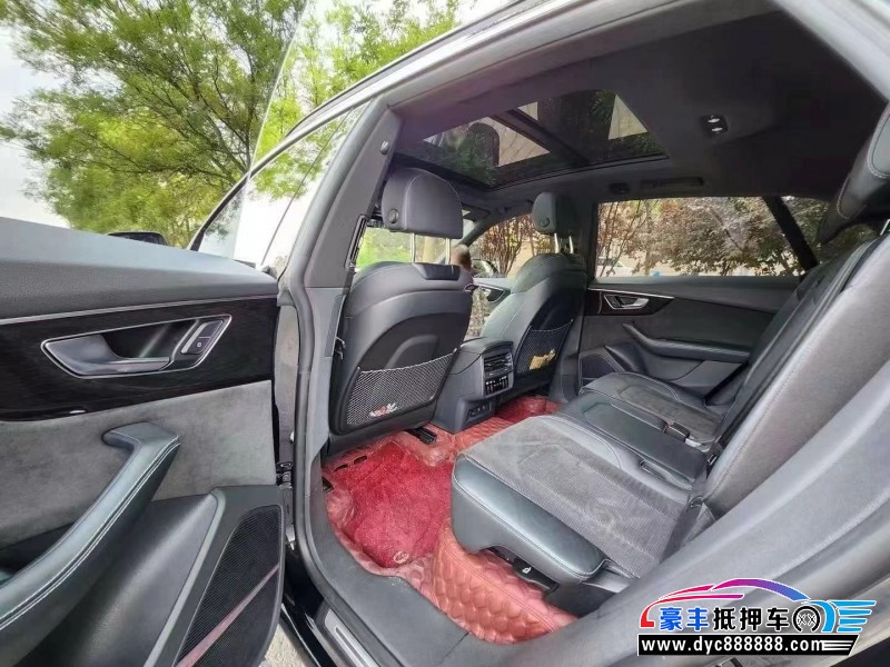 20年奥迪Q8轿车抵押车出售