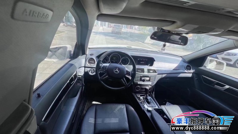 13年奔驰C轿车抵押车出售