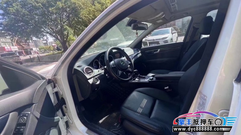 13年奔驰C轿车抵押车出售