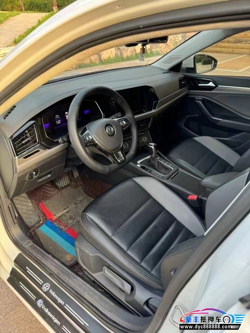 20年大众速腾轿车抵押车出售