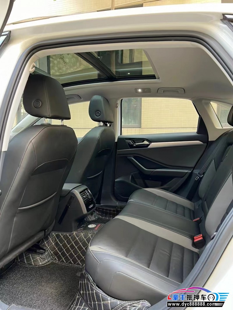 22年大众速腾轿车抵押车出售