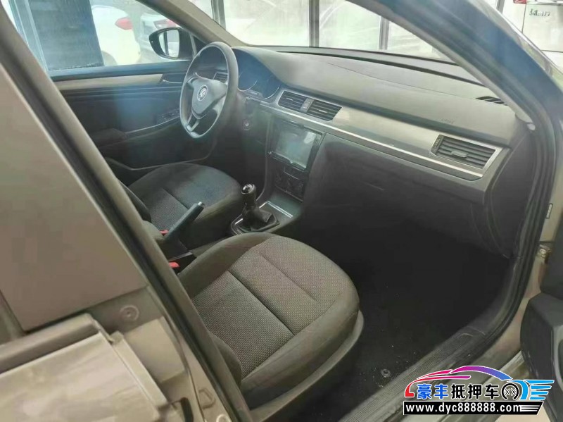 16年大众宝来轿车抵押车出售