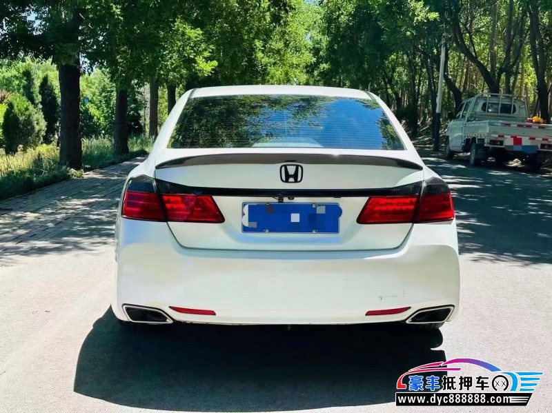 16年本田雅阁轿车抵押车出售