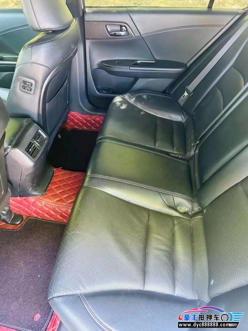 16年本田雅阁轿车抵押车出售