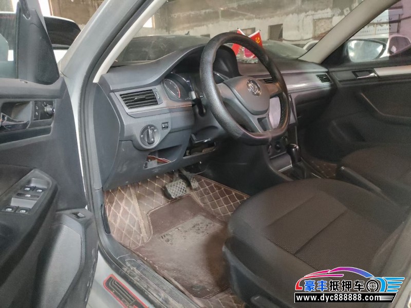 18年大众宝来轿车抵押车出售