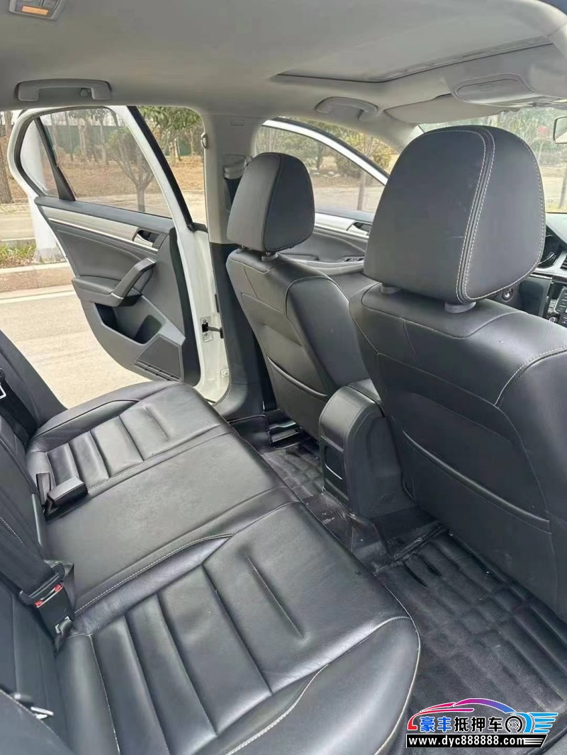 17年大众宝来轿车抵押车出售