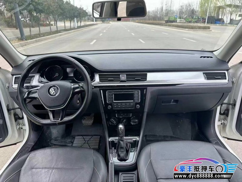 17年大众宝来轿车抵押车出售