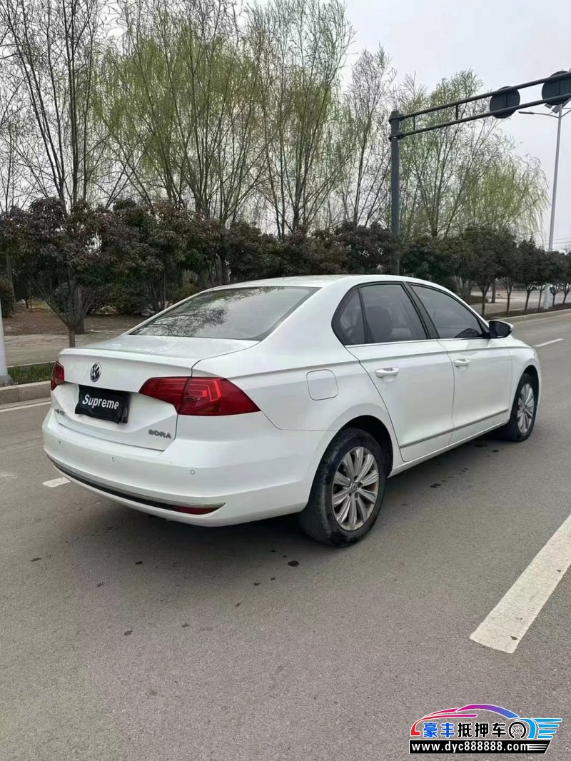 17年大众宝来轿车抵押车出售