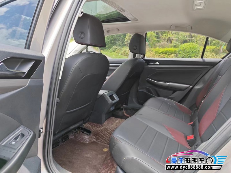 19年大众宝来轿车抵押车出售