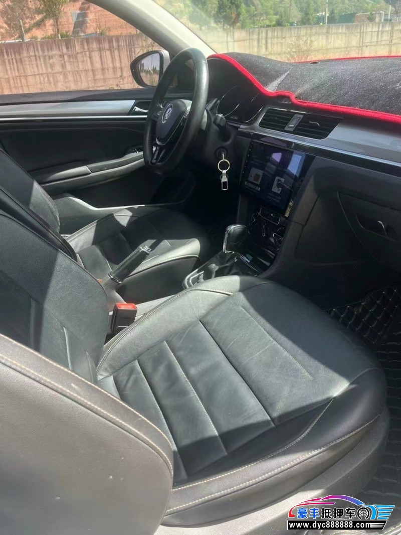 18年大众宝来轿车抵押车出售