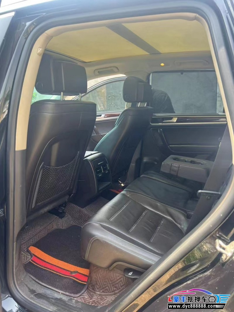 15年大众途锐SUV抵押车出售